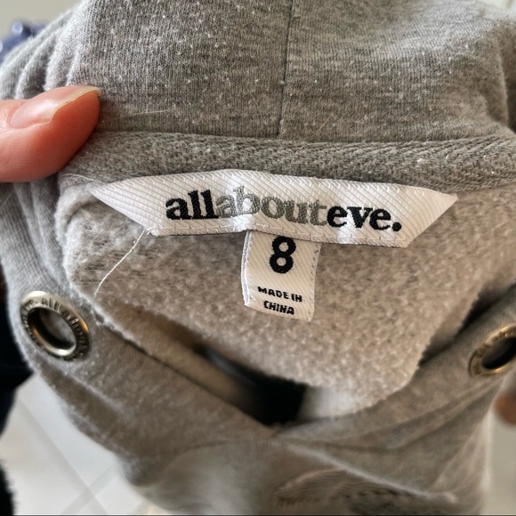 ALL ABOUT EVE Grey Bunny Jumper Pullover Sweater Size 8 Casual Active Winter - Picture 7 of 7